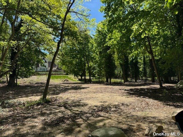 Lot <b>Size:</b> 1 acre &nbsp;Land style home in Port Jefferson