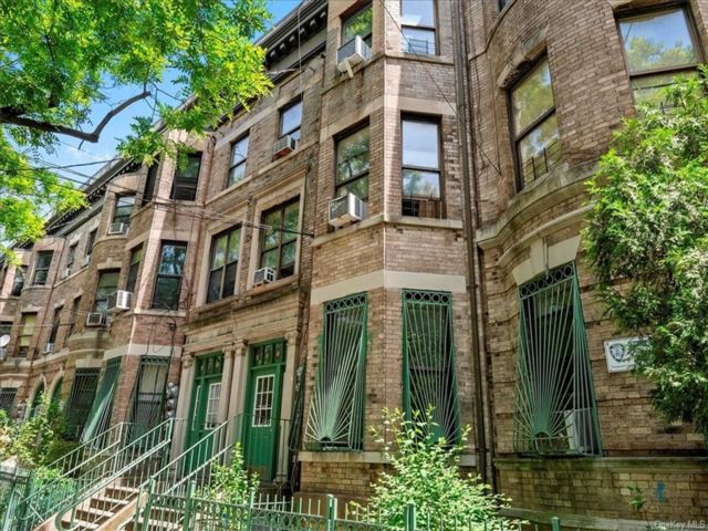  2 BR,  1.00 BTH &nbsp;Condo style home in Longwood