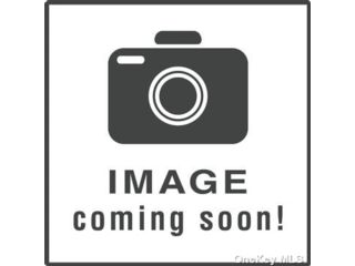  2 BR,  2.00 BTH &nbsp;Ranch style home in Shirley