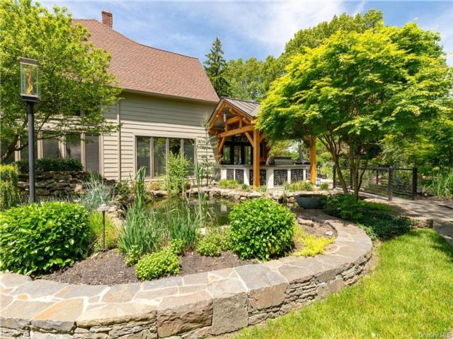 [PHOTO]