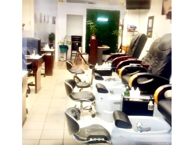 Studio,  0.00 BTH &nbsp;House style home in Franklin Square