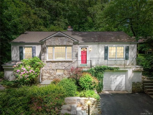  3 BR,  1.00 BTH &nbsp;Ranch style home in Cortlandt
