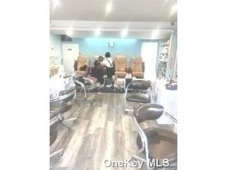 [PHOTO]