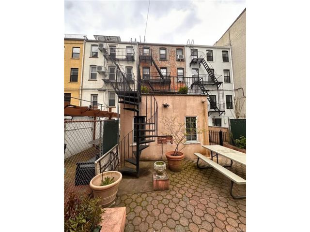 [PHOTO]