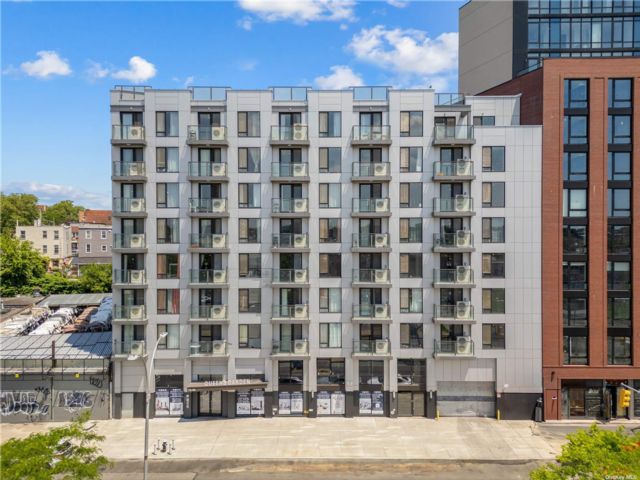 [Woodside Real Estate, listing number 2426892]