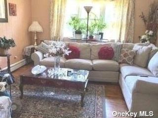 [Brentwood Real Estate, listing number 2426992]