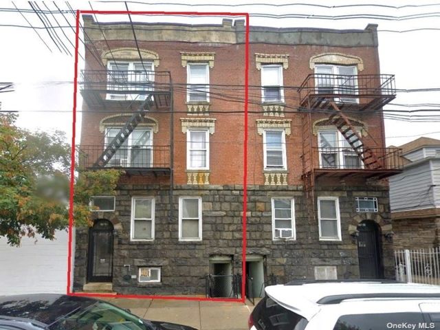 Studio,  0.00 BTH &nbsp;Commercial style home in East Elmhurst