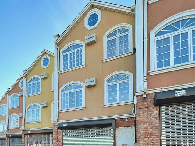 Studio,  0.00 BTH &nbsp;Commercial style home in Jamaica