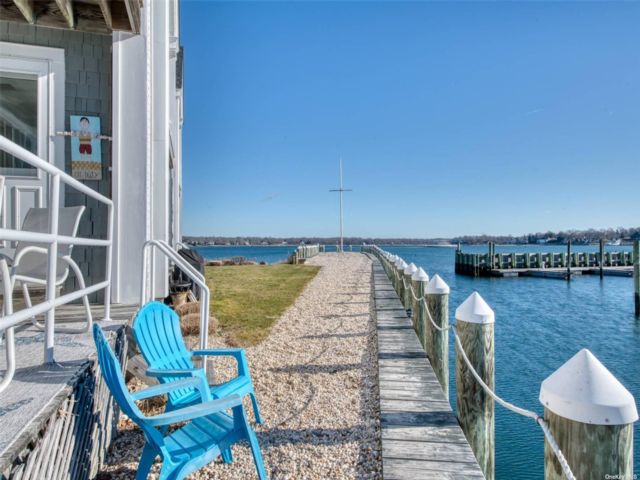  2 BR,  2.00 BTH &nbsp;Condo style home in Greenport