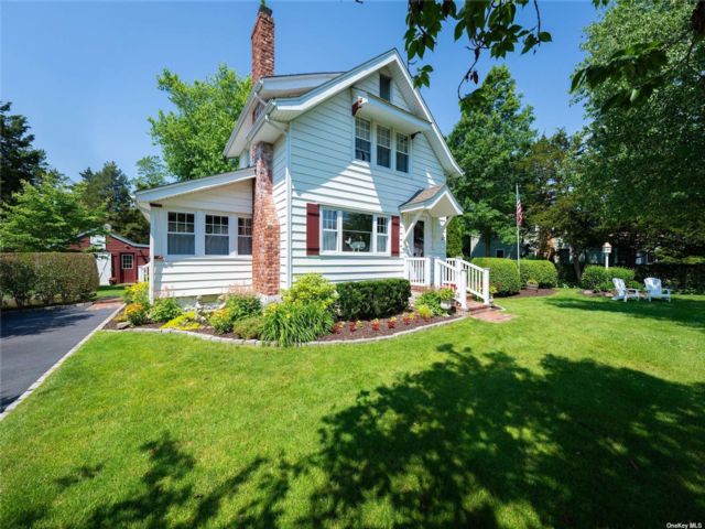  2 BR,  2.00 BTH &nbsp;Arts and crafts style home in Laurel