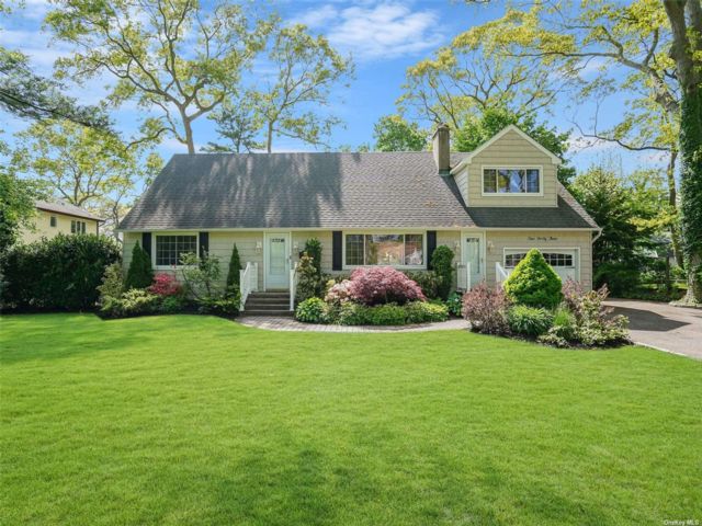  5 BR,  3.00 BTH &nbsp;Farm ranch style home in Brightwaters