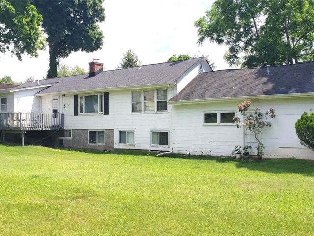  2 BR,  2.00 BTH &nbsp;Ranch style home in Northport