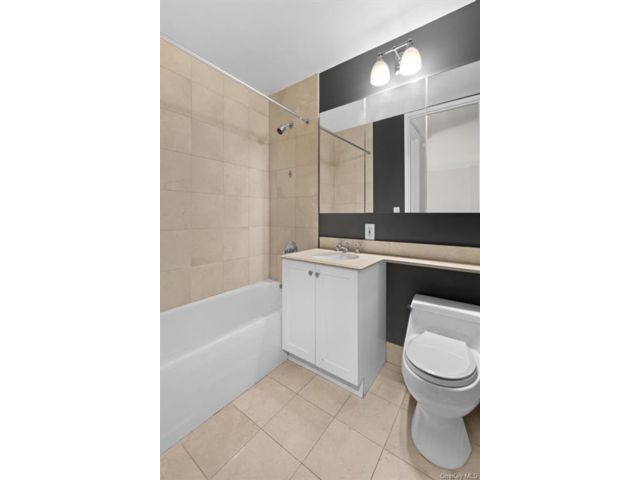  2 BR,  2.00 BTH &nbsp;House style home in New York (manhattan)