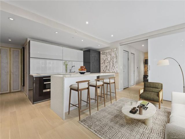  2 BR,  2.00 BTH &nbsp;Apartment style home in New York