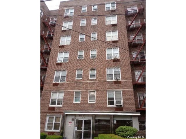  2 BR,  1.00 BTH &nbsp;Other style home in Rego Park