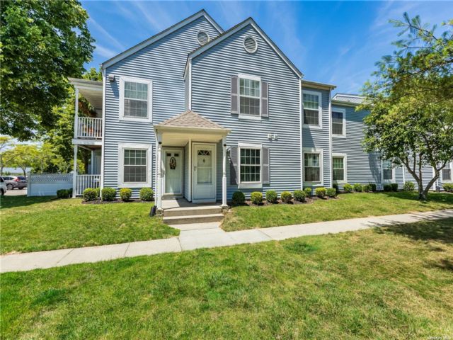  2 BR,  2.00 BTH &nbsp;Other style home in Middle Island