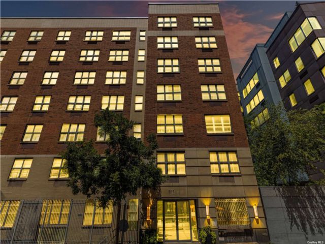 Studio,  1.00 BTH &nbsp;Mid-rise style home in New York