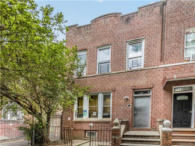Studio,  0.00 BTH &nbsp;Two story style home in Longwood