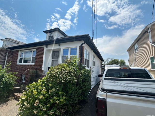  3 BR,  1.00 BTH &nbsp;Ranch style home in Inwood