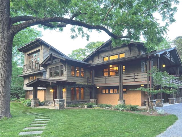  6 BR,  3.00 BTH &nbsp;Arts and crafts style home in East Setauket