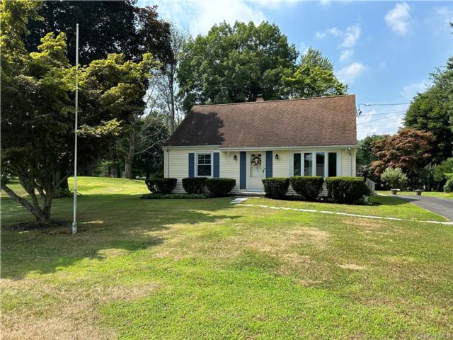  4 BR,  2.00 BTH &nbsp;Cape cod style home in Newburgh