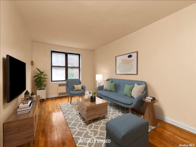  1 BR,  1.00 BTH &nbsp;Other style home in Jackson Heights