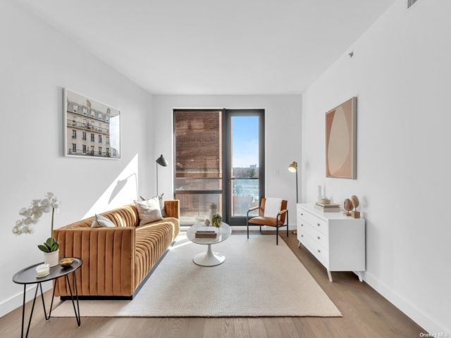  2 BR,  2.00 BTH &nbsp;Condo style home in Forest Hills