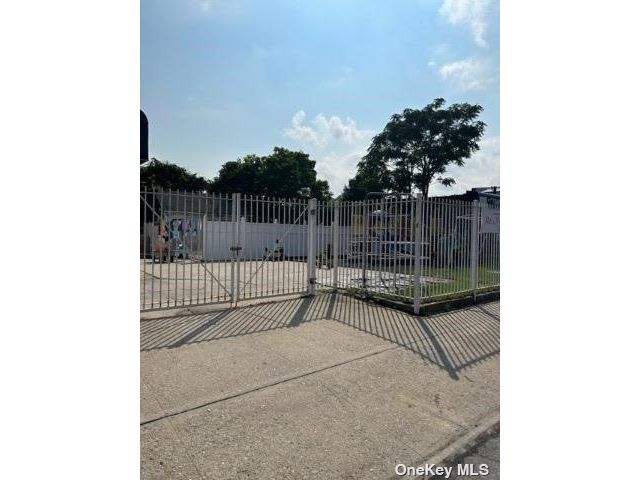 [PHOTO]