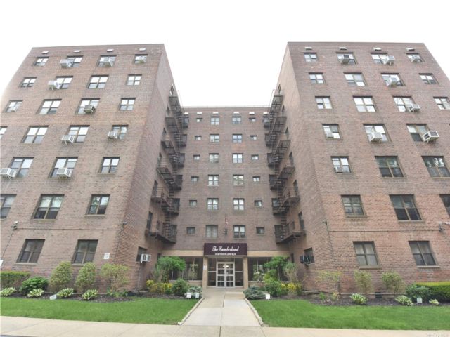  1 BR,  1.00 BTH &nbsp;Other style home in Queens Village
