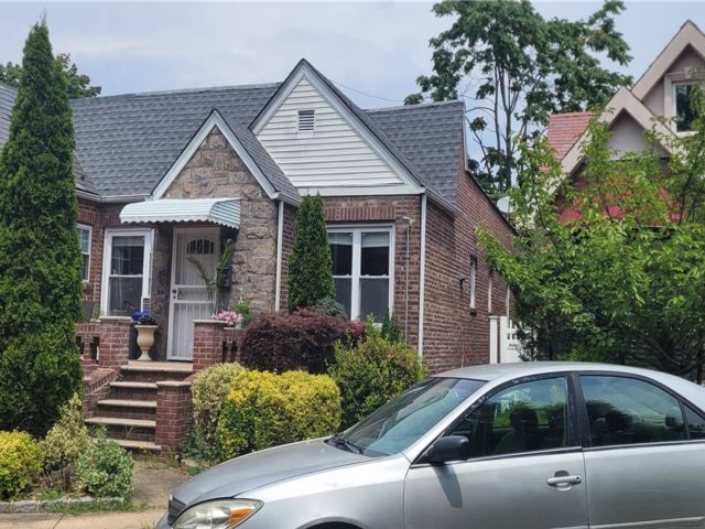  2 BR,  2.00 BTH &nbsp;Ranch style home in Forest Hills