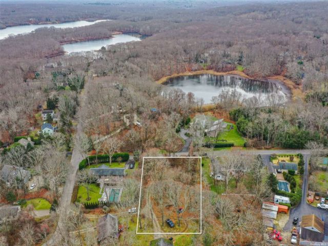 Lot <b>Size:</b> .49 &nbsp;Land style home in Sag Harbor