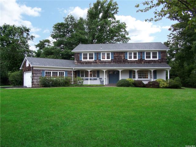  5 BR,  3.00 BTH &nbsp;Colonial style home in Sayville