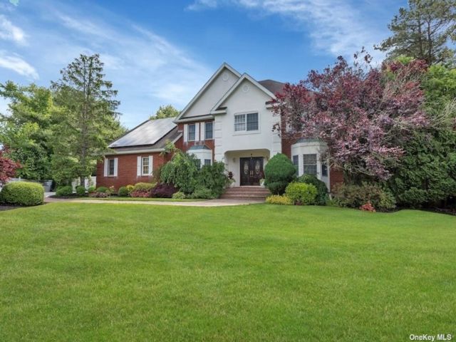  6 BR,  5.00 BTH &nbsp;Post modern style home in Dix Hills