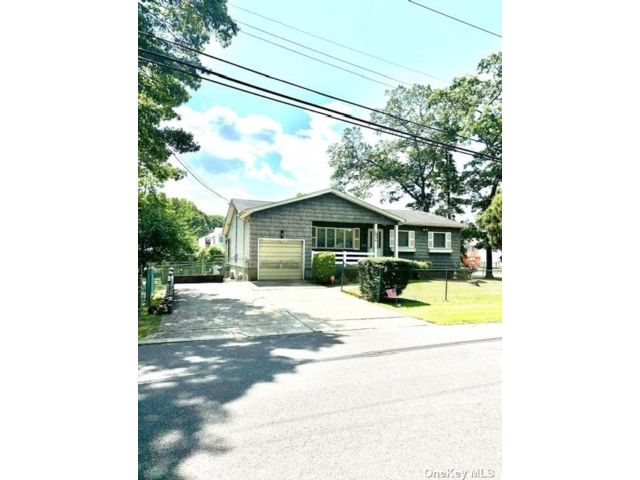 [West Islip Real Estate, listing number 2470978]