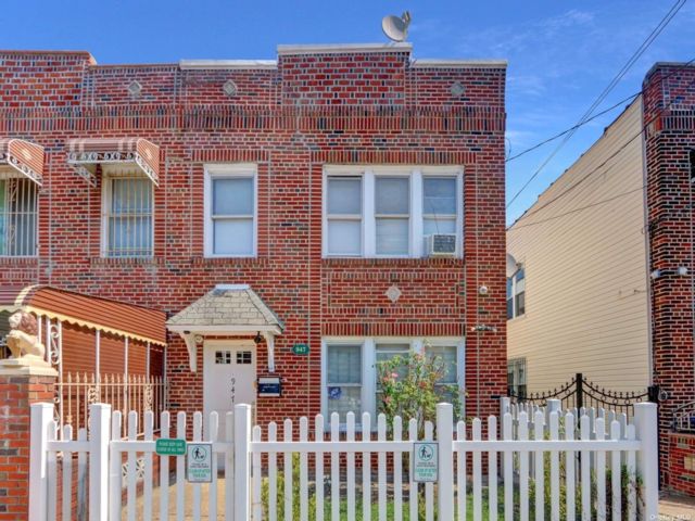  5 BR,  2.00 BTH &nbsp;House style home in Canarsie