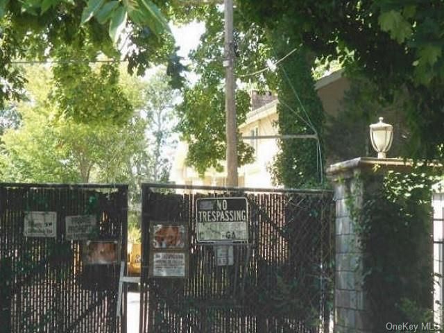 [Center Moriches Real Estate, listing number 2471583]