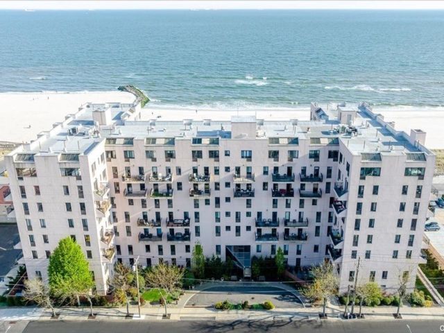  1 BR,  2.00 BTH &nbsp;Condo style home in Long Beach