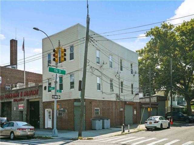 Studio,  0.00 BTH &nbsp;Commercial style home in Richmond Hill South