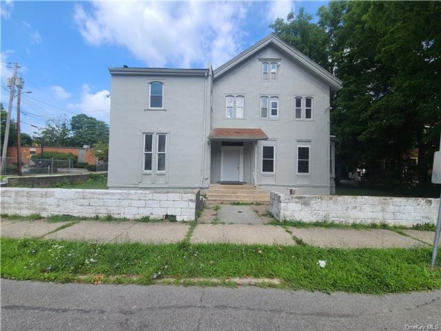  8 BR,  6.00 BTH &nbsp;House style home in Wawarsing