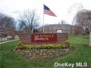  2 BR,  1.00 BTH &nbsp;Garden style home in Little Neck