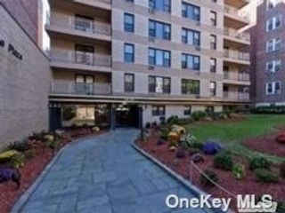  1 BR,  1.00 BTH &nbsp;Condo style home in Rego Park
