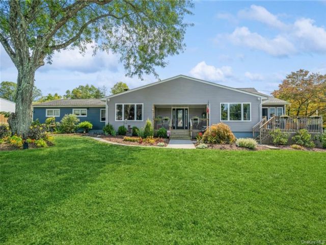  5 BR,  5.00 BTH &nbsp;Ranch style home in Florida