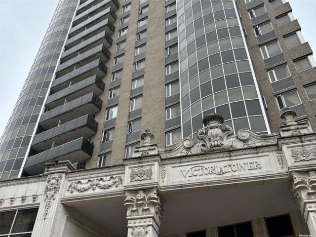  2 BR,  2.00 BTH &nbsp;Condo style home in Flushing