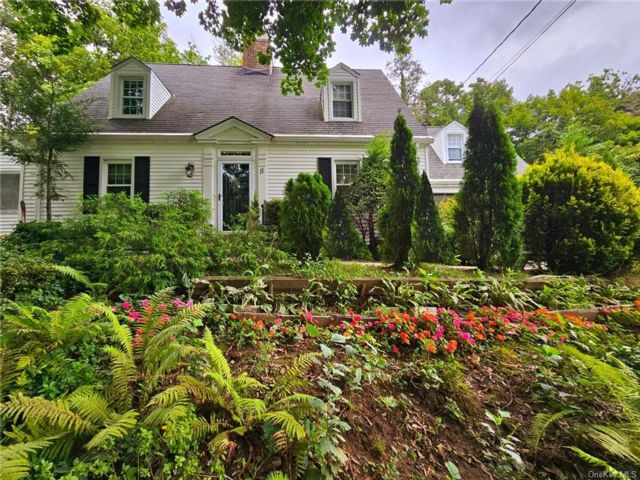  3 BR,  3.00 BTH &nbsp;Cape cod style home in Greenburgh