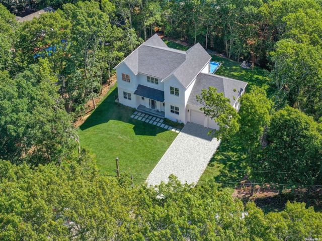  6 BR,  6.00 BTH &nbsp;Traditional style home in Southampton