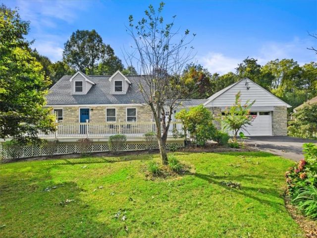  3 BR,  4.00 BTH &nbsp;Cape cod style home in Cortlandt Manor