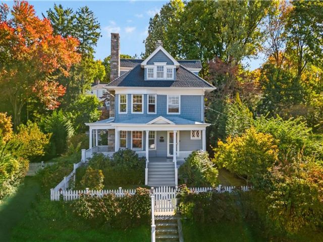  5 BR,  2.00 BTH &nbsp;Victorian style home in Greenburgh