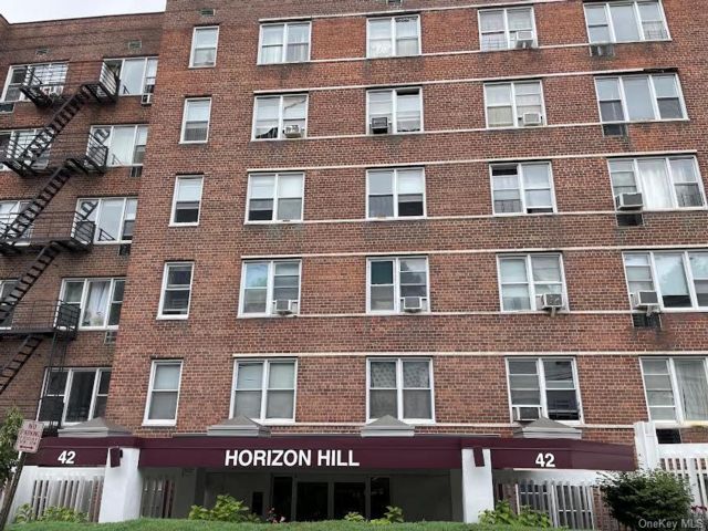  1 BR,  1.00 BTH &nbsp;Other style home in Yonkers