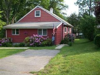  4 BR,  1.00 BTH &nbsp;Cape cod style home in Peekskill