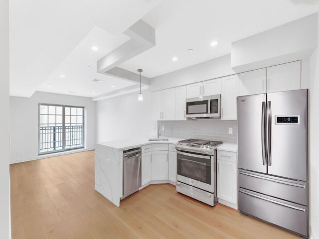  1 BR,  1.00 BTH &nbsp;Condo style home in Astoria